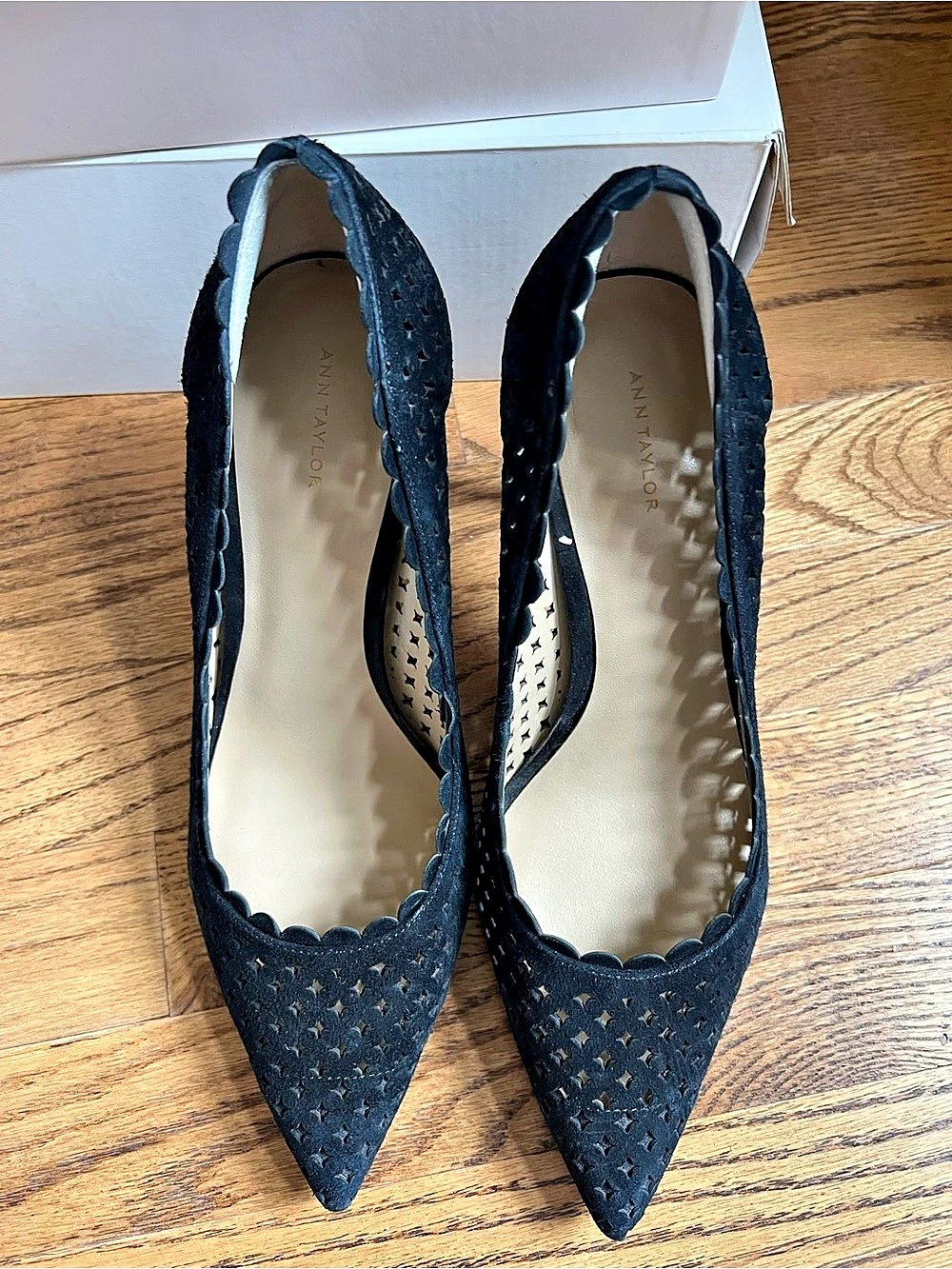 Ann Taylor Mila Scallop Peep Pump Black US 9